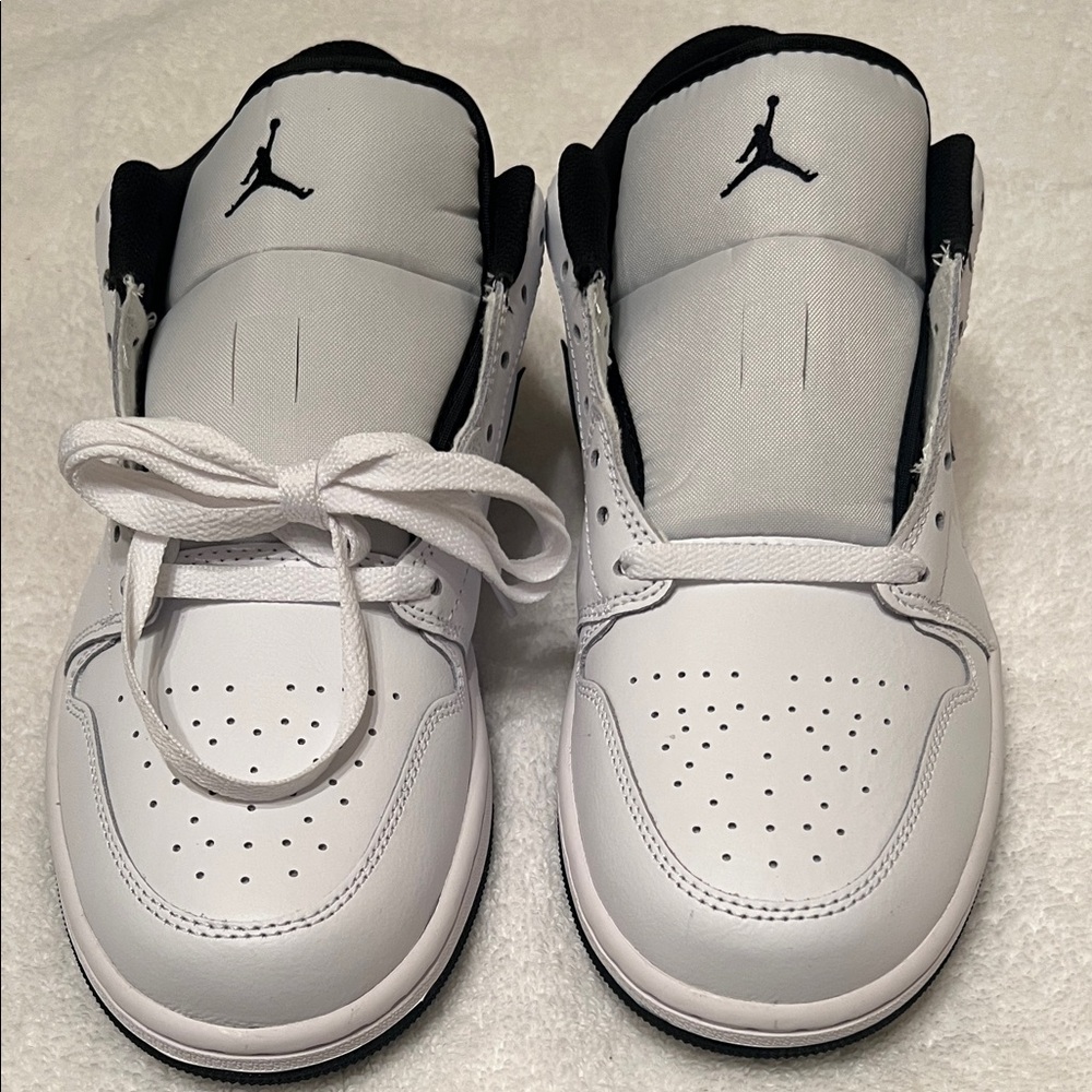 NEW!! Jordan 1 Low Size 10.0 White Black  MSRP: $115 Beautiful!